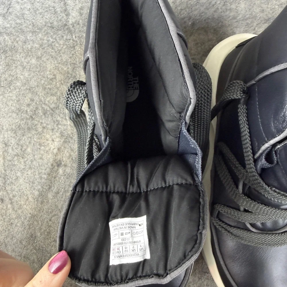 The North Face Halseigh ThermoBall Lace Waterproof Boots Black Size 9 NWT